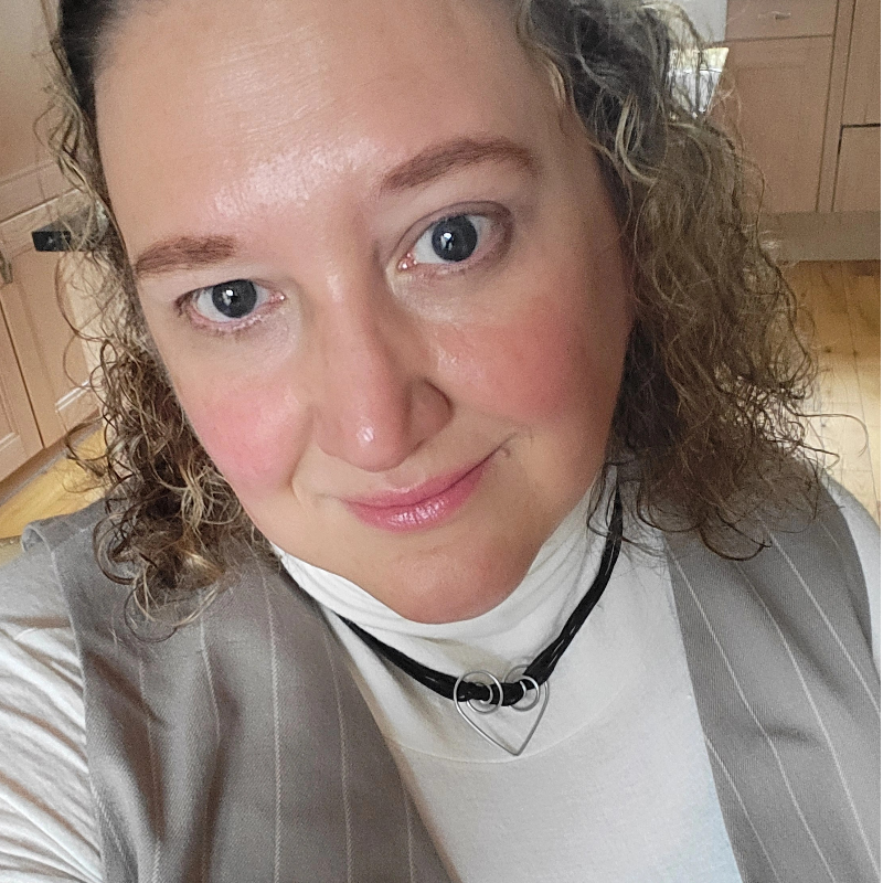  Janine Gast